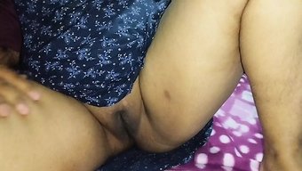 肥胖的desi熟女被...