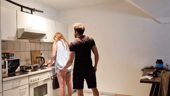 被继子秘密狂欢,业余狂欢