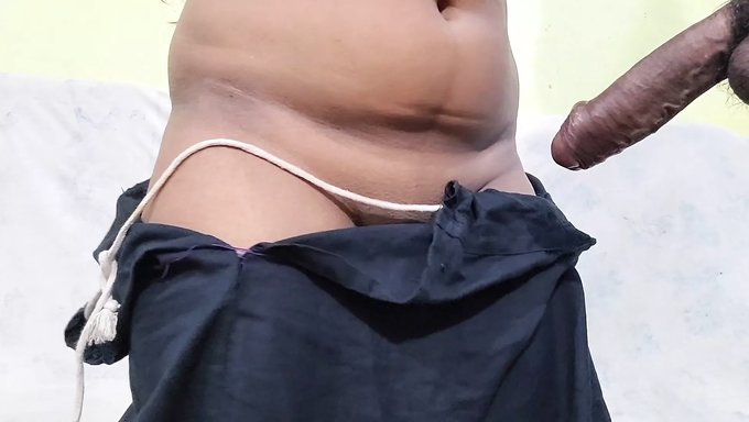 印度bhabhi的大自然乳房性爱机器合集