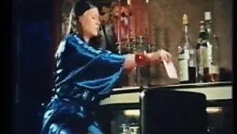 经典丹麦色情电影中的玫瑰