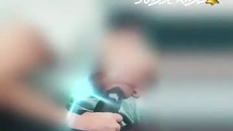 大黑屌近距离业余口交