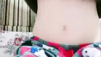 与18岁的少女一起自慰