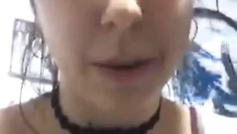 西班牙女孩和她的男友...