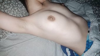 成熟妻子的美妙乳头