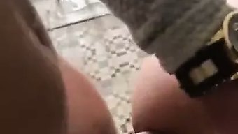 大屁股的阿拉伯女孩在...