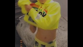与一个微小的白人少女...