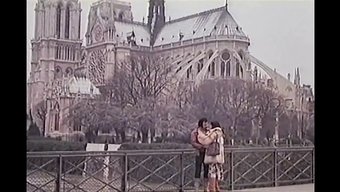 与法国女孩的小派对
