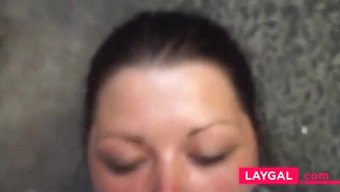 巨乳熟女被射在脸上