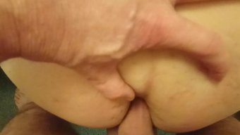 大屁股肛交和从后面操