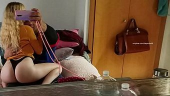 我和女友和她丈夫的妻子做爱