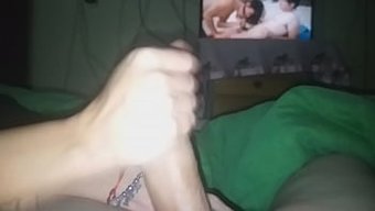 老婆回家发现我在看a...