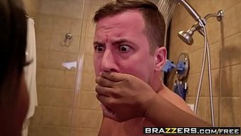 青少年(18+)女孩...