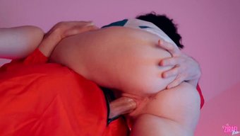 白人女孩在监狱里做爱...