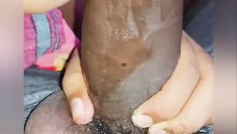 近距离观看印度大学生的嘴巴