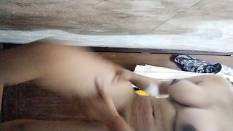 手淫印度妻子:热情而...