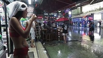 泰国的亚洲美女:公共...