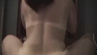 家庭时间导致了热辣的...