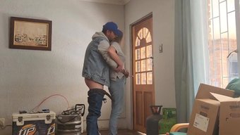 金发少女和她的继父有...