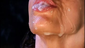 三个男人渴望与美丽的...
