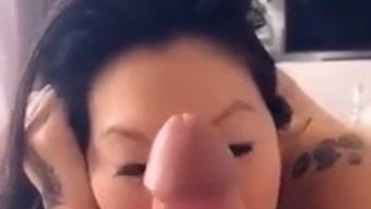 亚洲女孩被她的白人情...