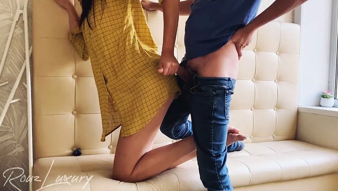 新晋女优又回来了,主动提出要来一发滚烫的精液。