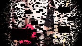 与丰满的少女一起享受...
