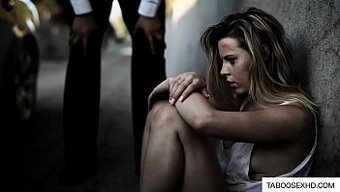 粗大而紧致的少女被男人操了