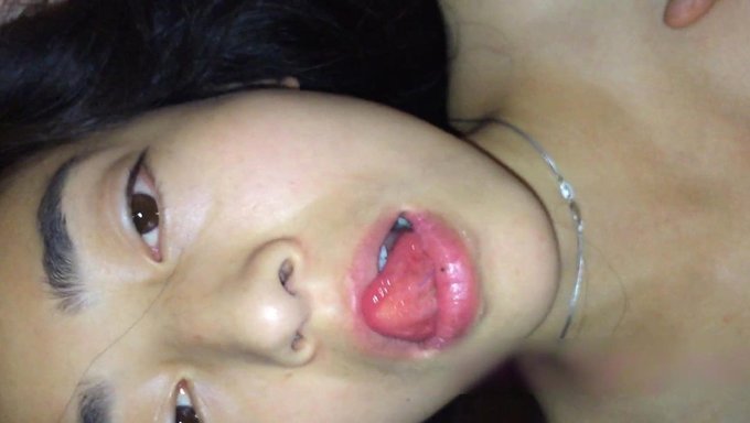 混乱的口交和性交遭遇的pov视频