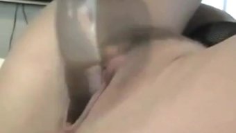 用性玩具自慰:独自自慰视频