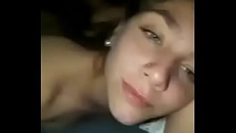 美丽的莫娜在4k拍摄...