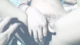 印度村妇的探戈玩耍
