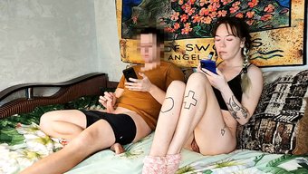 亚洲继妹与继兄一起享...