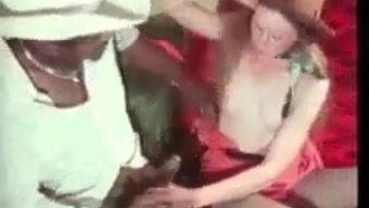 美丽的红发女郎口交和...