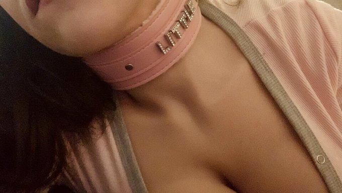 18岁的拉丁美女在嘴里和屁股里接受双重内射