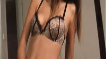 业余少女(18+)跳...