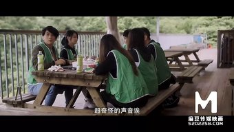 自然美女拥有大自然的...