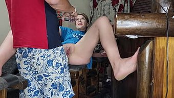 熟女的紧身阴道被业余...
