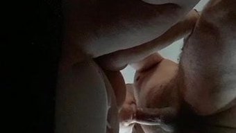 湿润,嘈杂:自制同性...