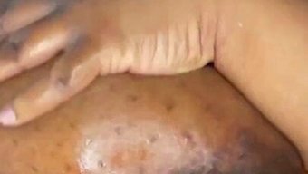 大自然的乳房在自制色...
