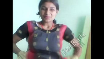 抚摸和挑逗印度女人的乳房