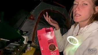 无家可归的色情明星:...