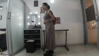 我深喉并在继母嘴里射...