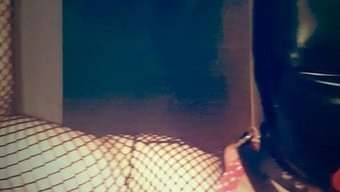 戴面具的婊子被支配和操
