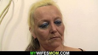 与毛茸茸的家庭主妇一...