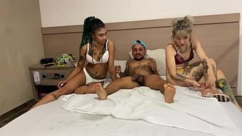 纹身女孩kyra邀请...