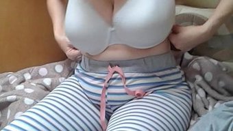 丈夫和妻子玩大奶子