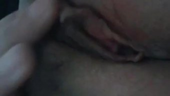 年轻的亚洲女孩自慰