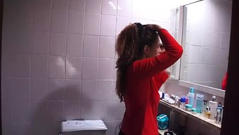 蜜糖接受感性的面部和深喉