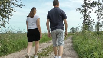 在我的裙子上射精:如...