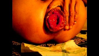 Rosebud为她的...